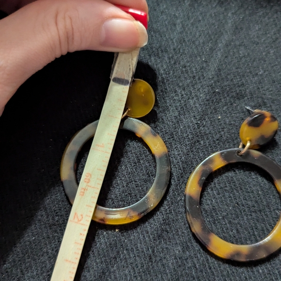 Brown Tortoise Shell Resin Hoop Dangle Statement Earrings - Picture 2 of 2